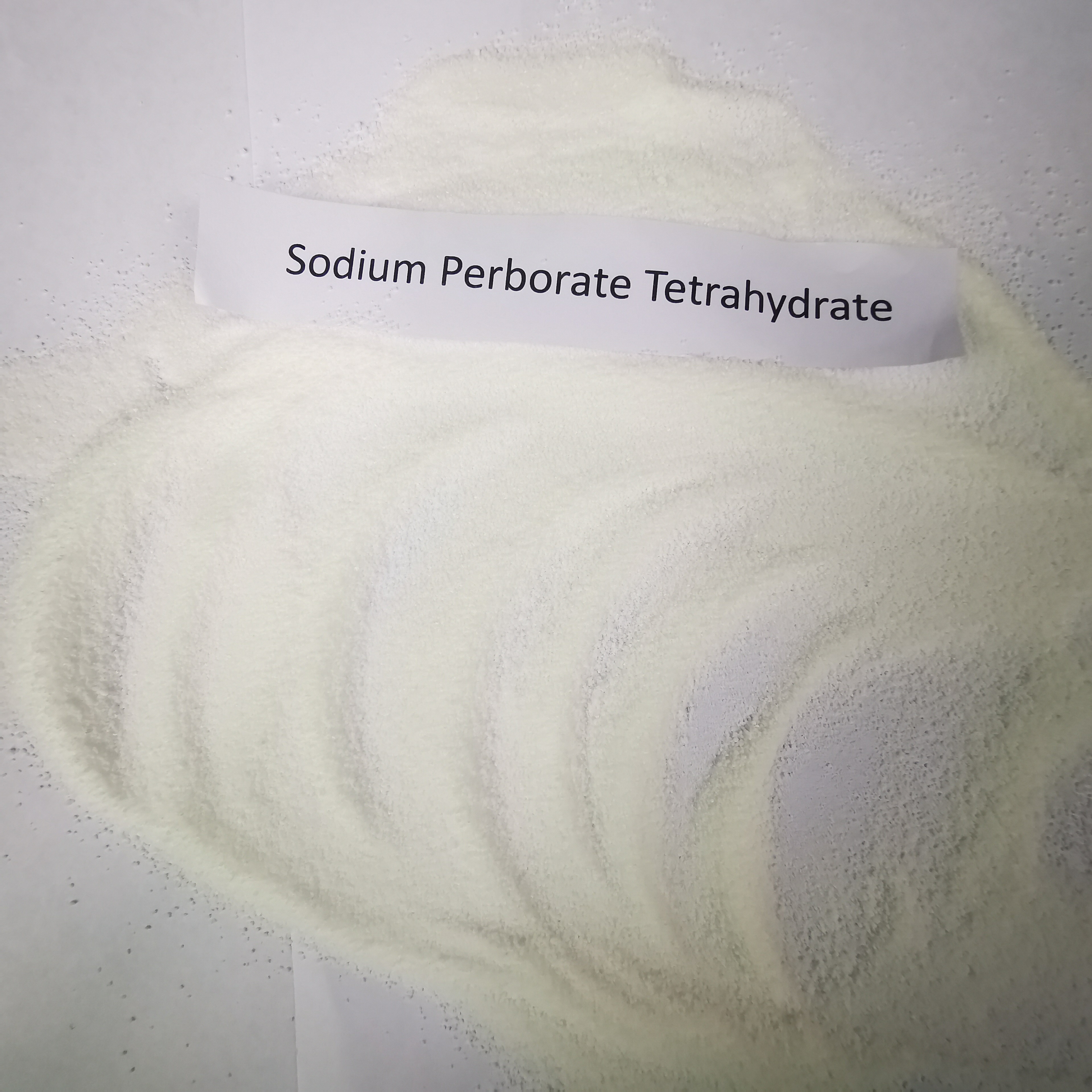 Perborate νατρίου Tetrahydrate μια σταθερή πηγή ενεργού οξυγόνου.